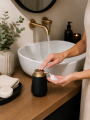 Dozownik do mydła ceramiczny czarno złoty łazienkowy stojący glamour
